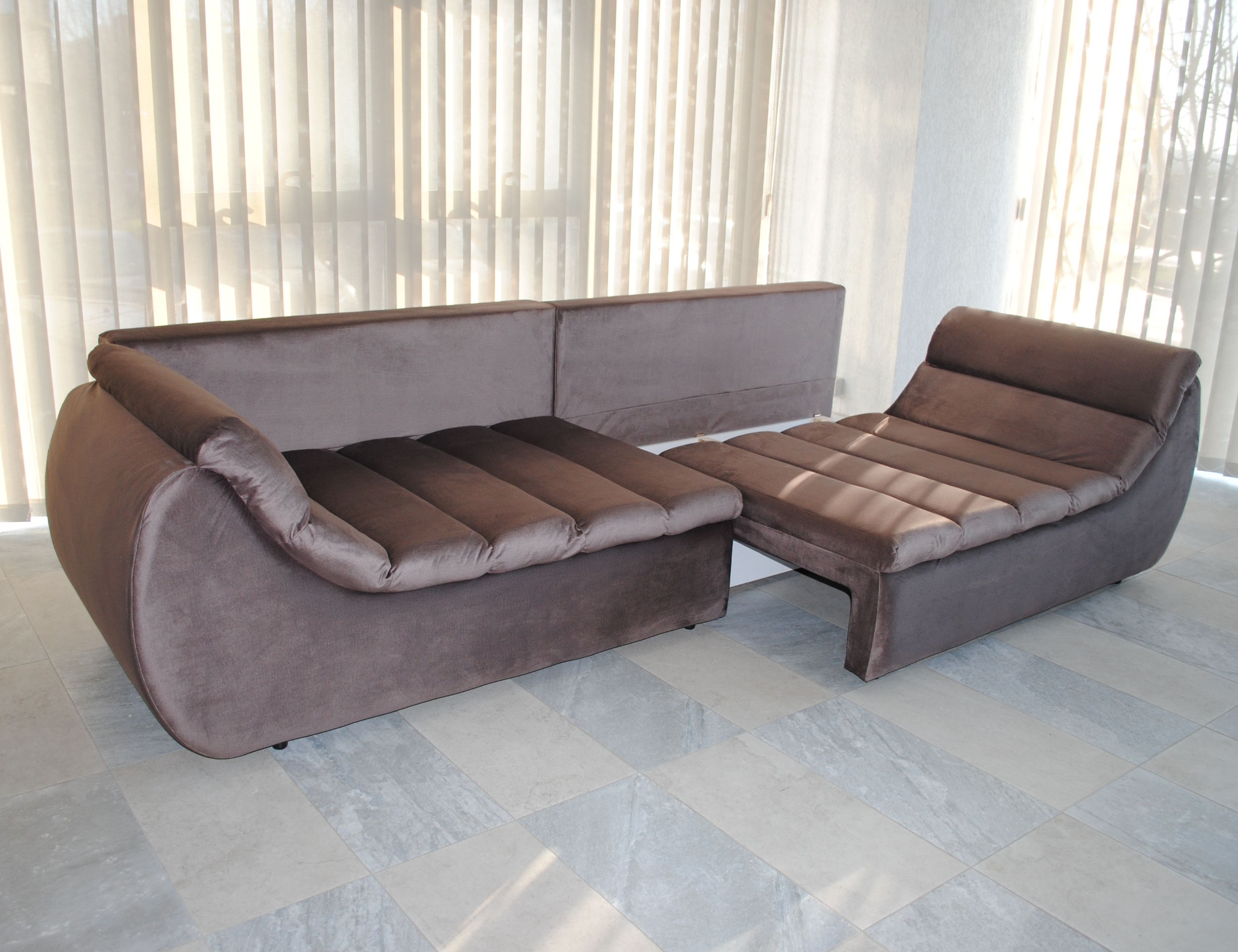 Canapea extensibila 4 locuri Party, cu lada, maro coffee, 300 x 105 x 75 cm 3